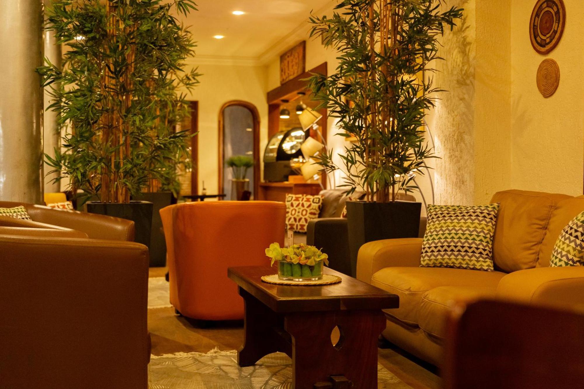 Hotel Du Lac Котону Экстерьер фото