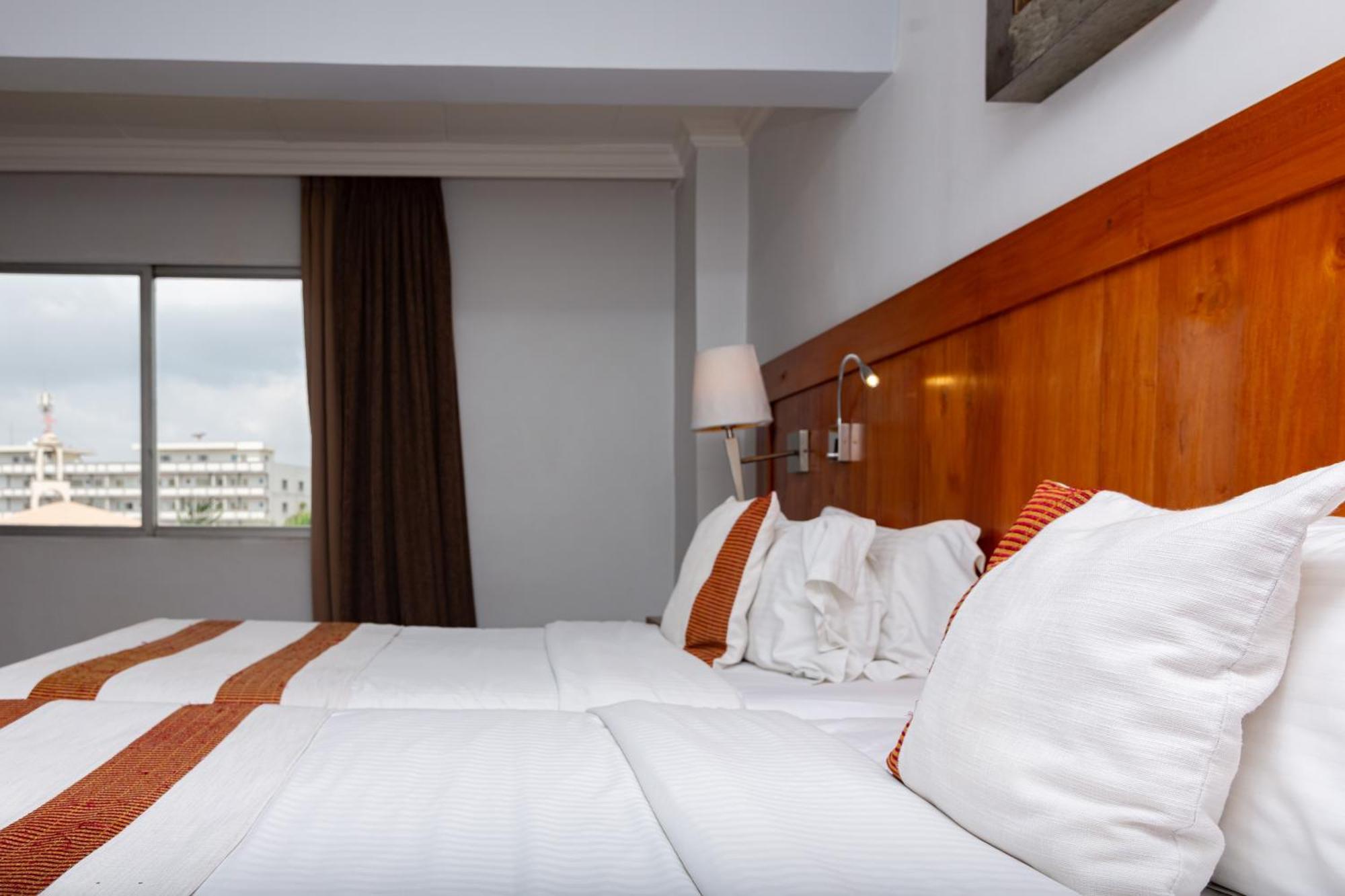 Hotel Du Lac Котону Экстерьер фото