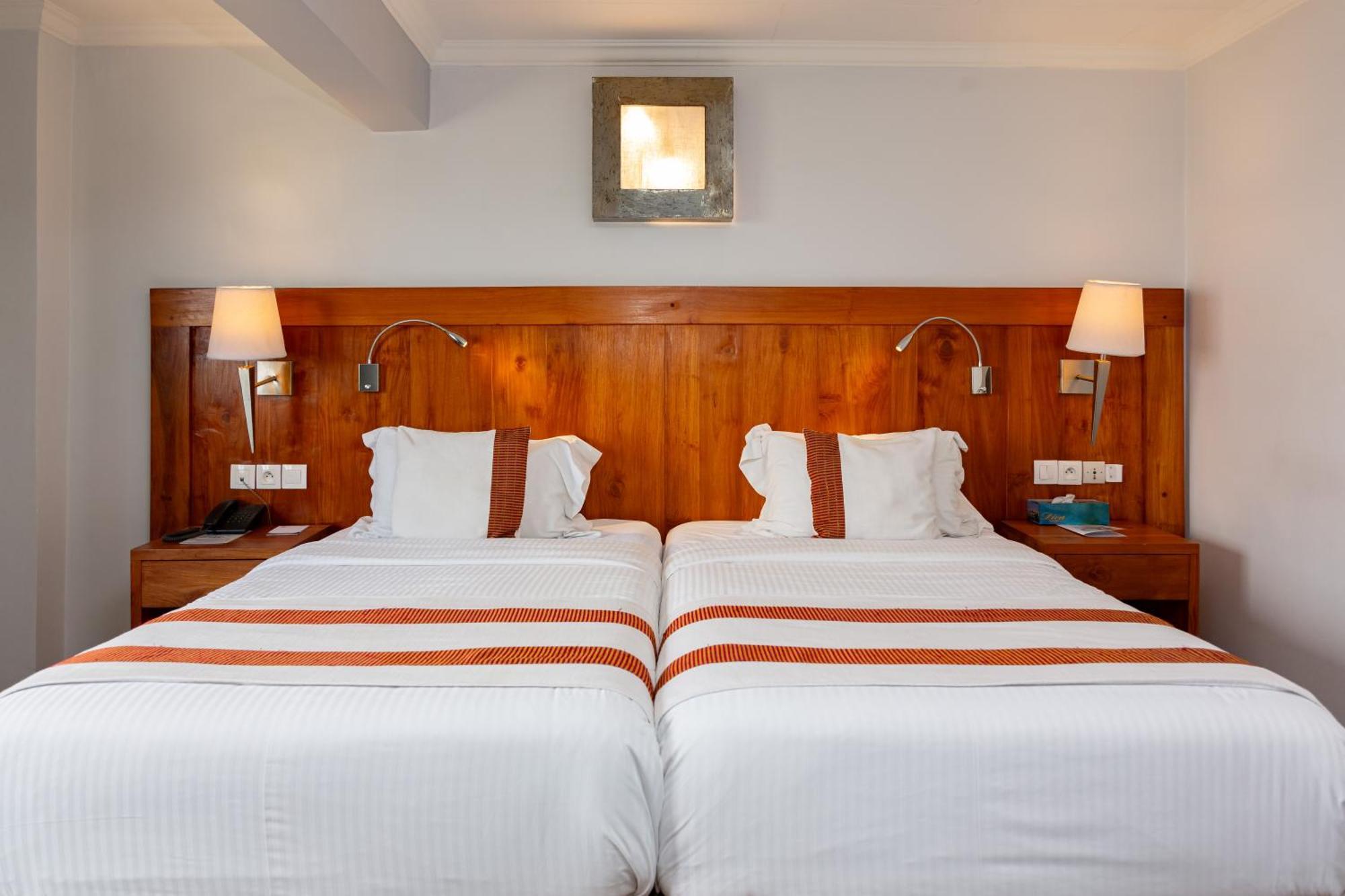 Hotel Du Lac Котону Экстерьер фото