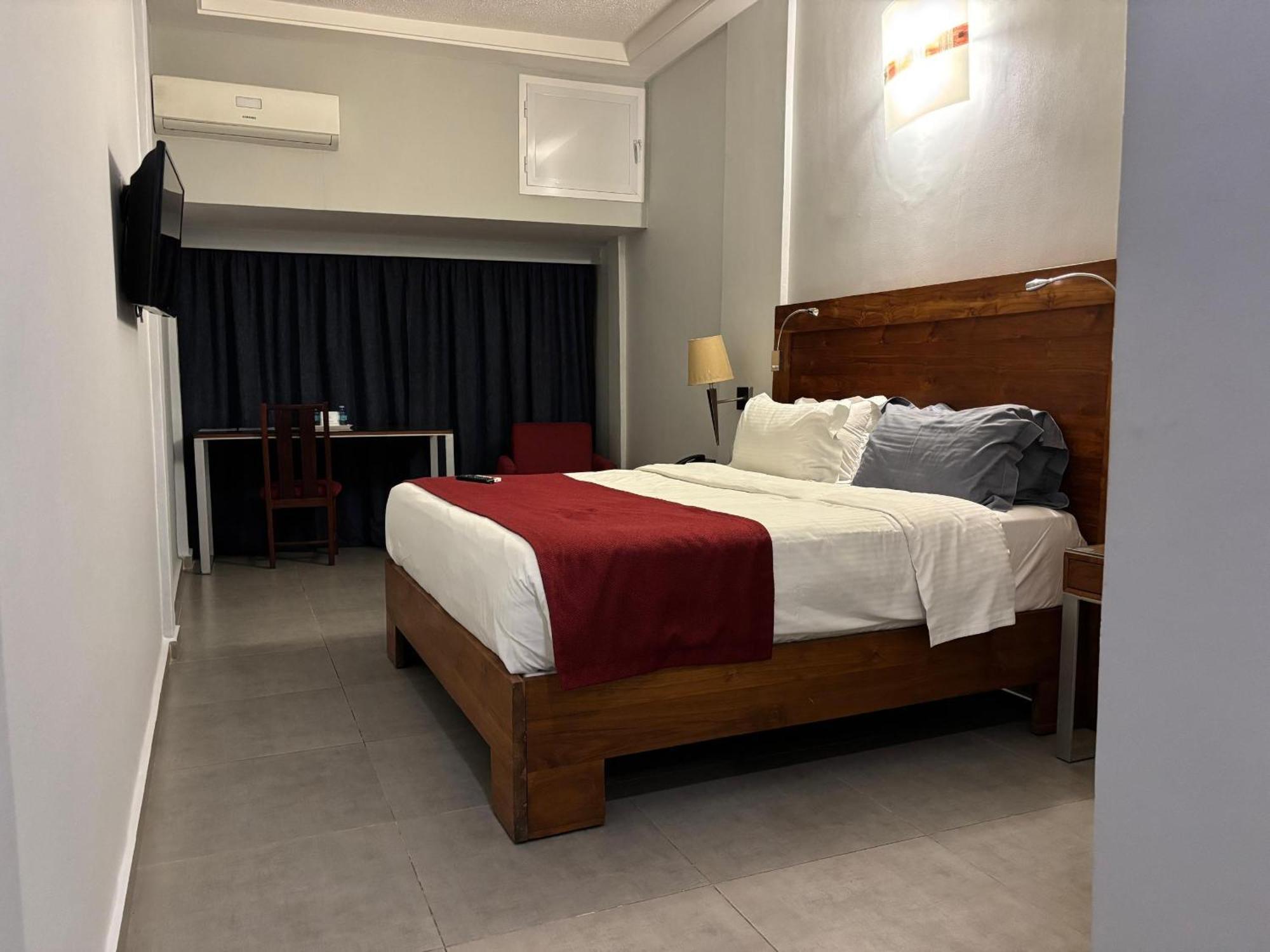 Hotel Du Lac Котону Экстерьер фото